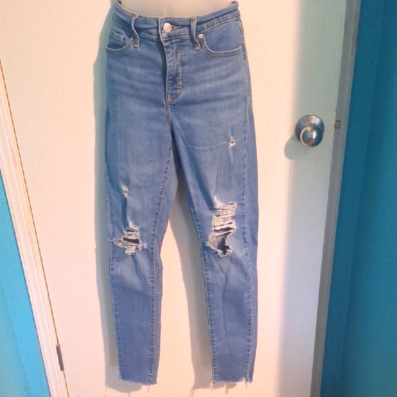 Levi's Denim - Womens Levi's 310 shaping super skinny distressed jeans size 28